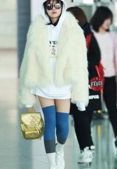 同穿万元皮草,宋茜被杨幂秒成渣!杨幂嫩回18岁