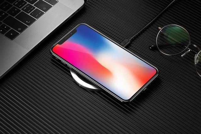 这个简单的方法真正解决每天手机电池电量不足