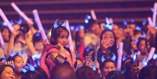 甜馨见王源好羞涩,邓紫棋认邓超做岳父,而阿拉