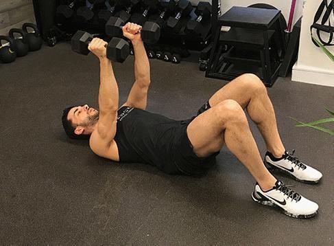 怎么使用哑铃练肩膀和背部?