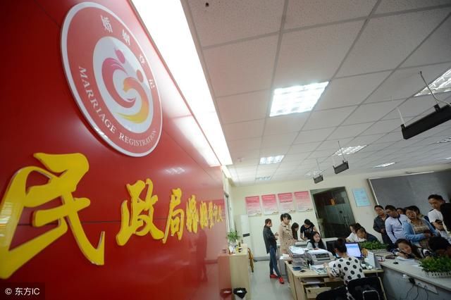 丈夫坚决离婚,妻子无奈下厨煮面做散伙饭,竟挽