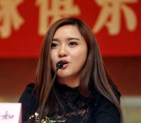 曾是足球俱乐部美女老板,豪言两年内冲上中超