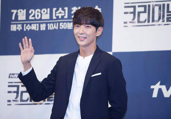 李准基遭封杀!82名艺人上这份黑名单 李准基遭封杀!82名艺人上这份黑名单