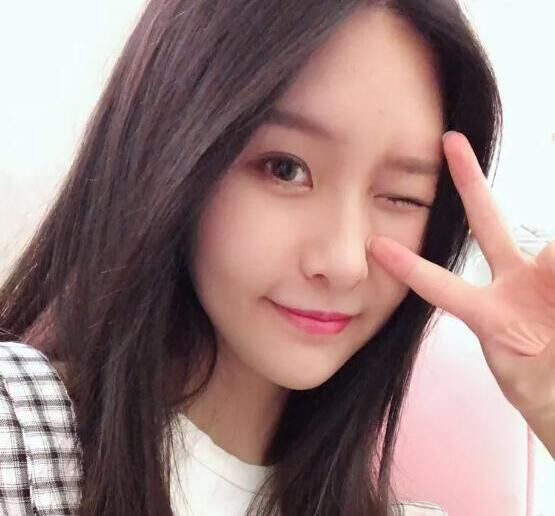 斗鱼一姐坦言CEO决策失误,网友:阿冷有土豪团