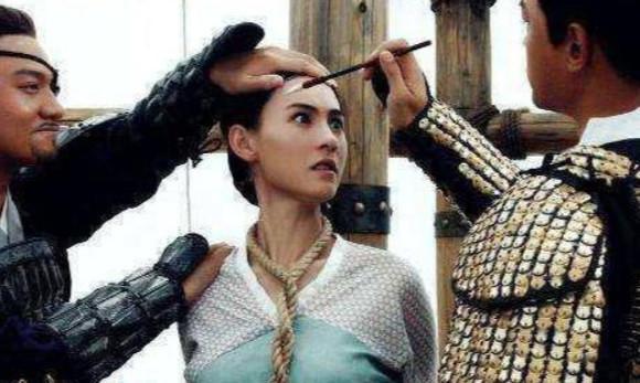 影视剧中的穿帮镜头,热巴赵丽颖都中枪