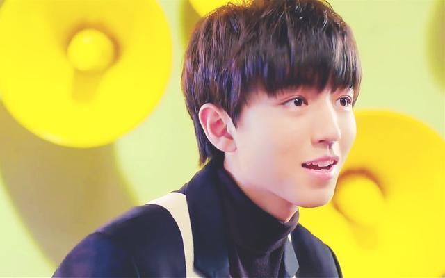 男星童年照比拼,易烊千玺难看,王源太胖,鹿晗小