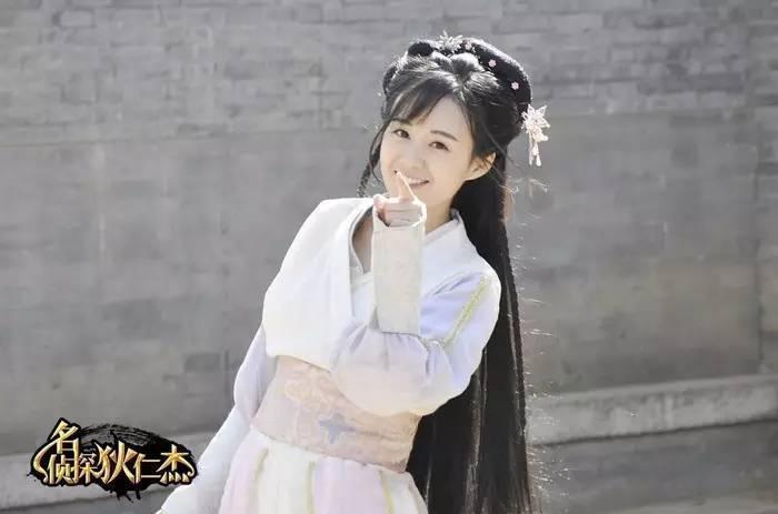 90后潜力股小花郑合惠子被疑整容!网友互怼:整