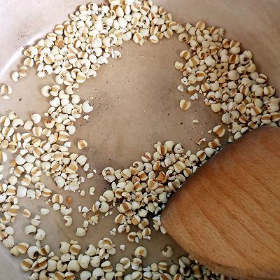 炒薏仁莲子红豆黑豆汤