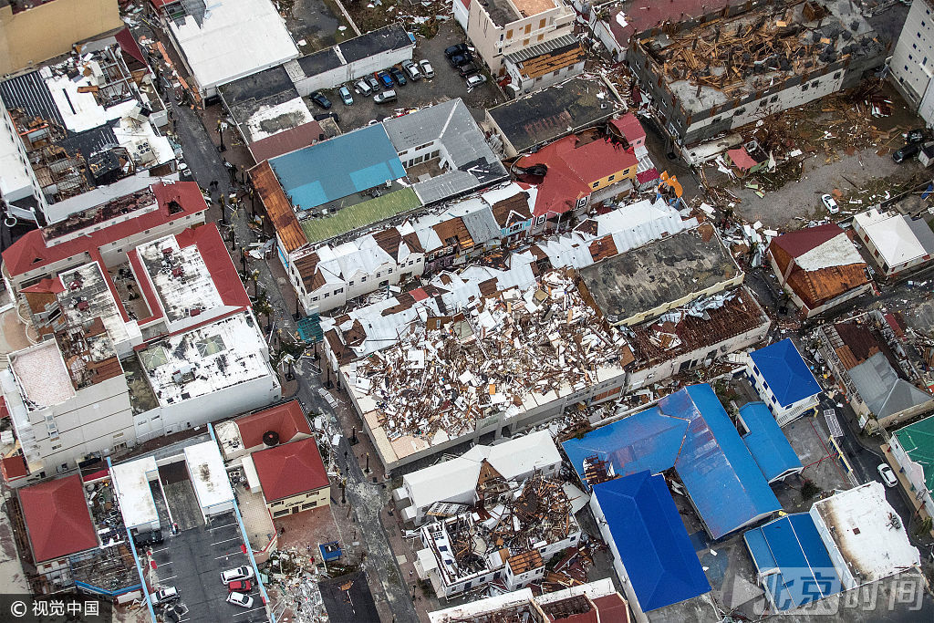 大西洋有史以来遭遇到的最强飓风“厄玛”6日在加勒比海地区登陆，造成大范围破坏，并正向美国佛罗里达州移动。