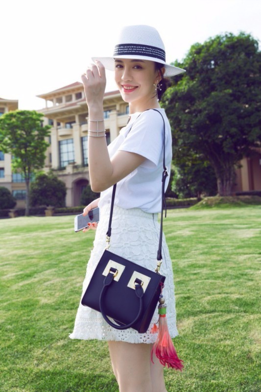 吕佳容后台强大动作频频 宣传团队大换血(图1) 吕佳容后台强大动作频频 宣传团队大换血(图1)