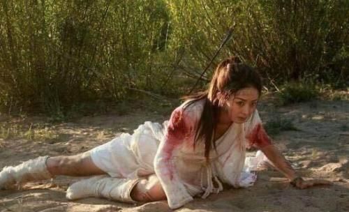 赵丽颖后背凸起大包,谁想众网友丝毫不领情