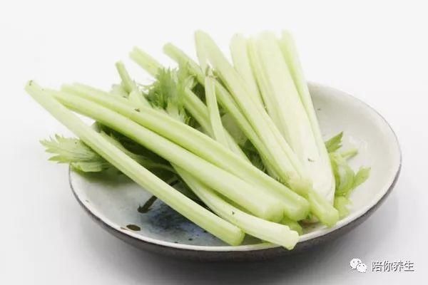 过度补钙很容易引发肾结石 这些饮食禁忌要牢