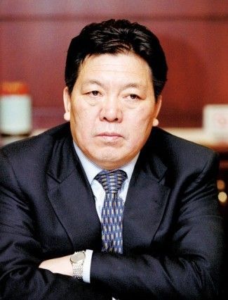 扶不起的山西首富:22岁继承百亿家业,两次娶女星,现被限制出境