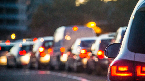 北五环香泉环岛外环方向香山出口封闭,这些路段持续车多 北五环香泉环岛外环方向香山出口封闭,这些路段持续车多