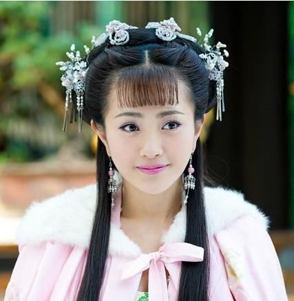 和杨幂同班的包文婧也演了不少影视剧,居然还