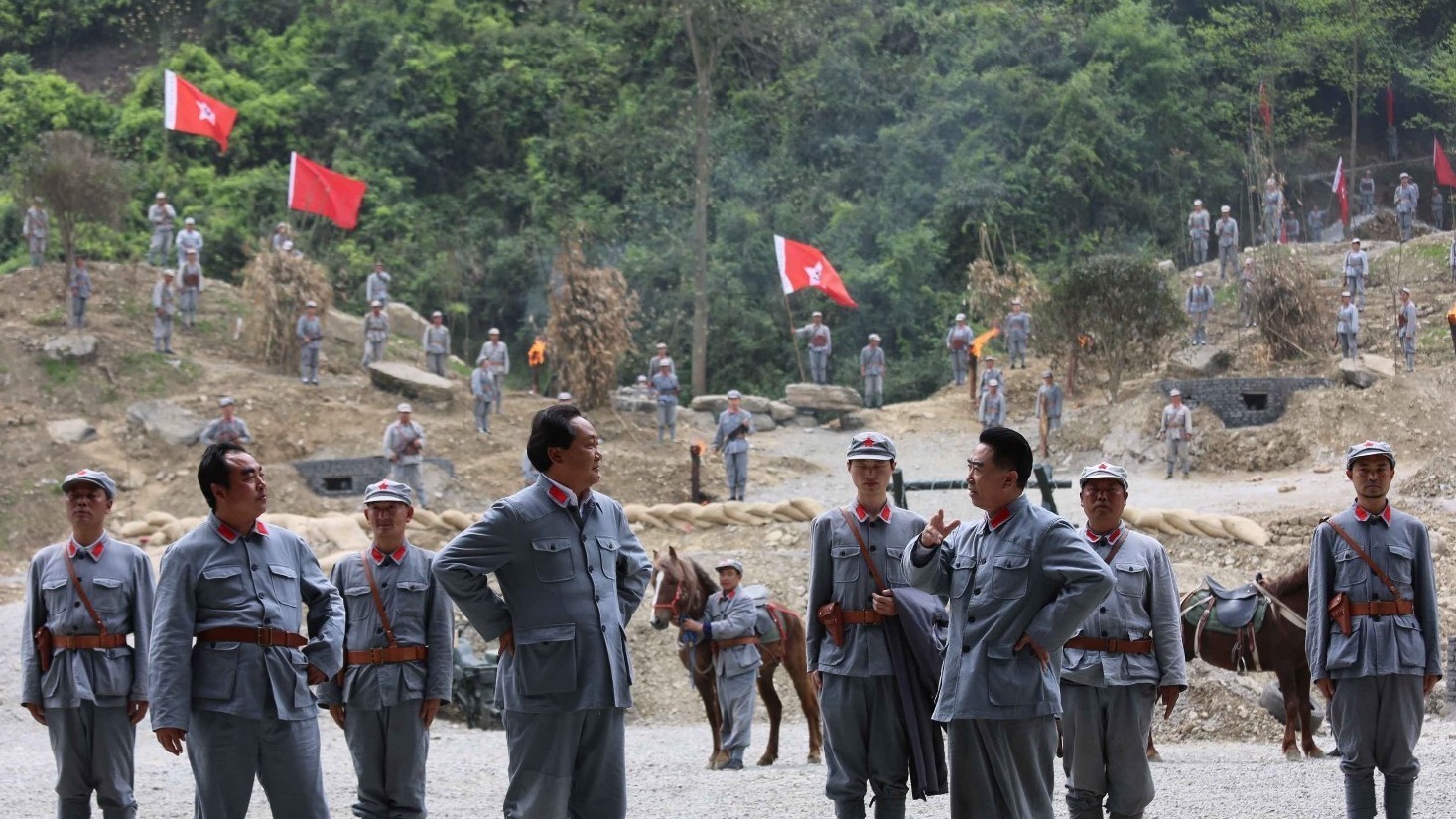 《娄山关大捷》实景演出 300多人荷枪实弹-北京时间