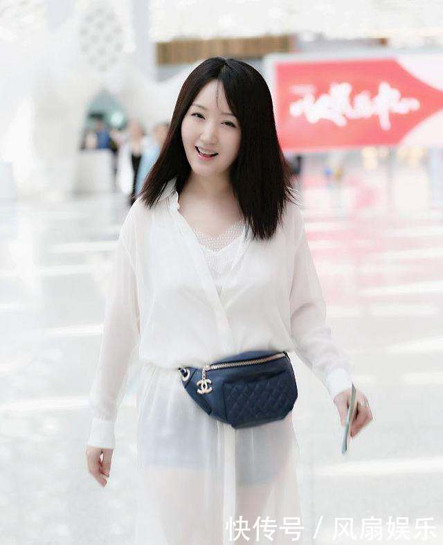 杨钰莹美得忘了年龄,穿薄纱防晒装仙气十足,网