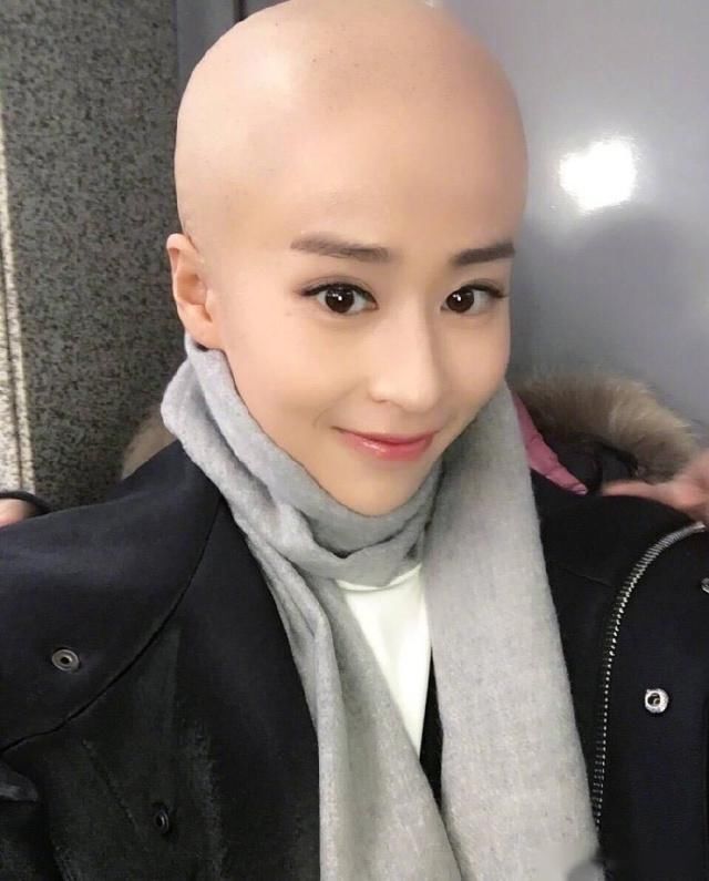 章子怡之后,又一知名女星剃光头,不惧扮丑塑造