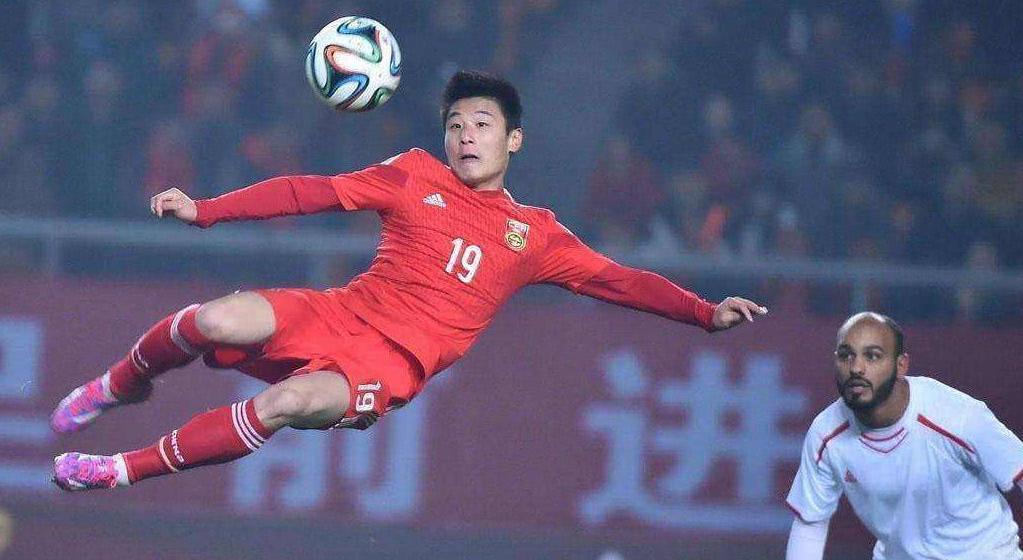 国足到底该拿多少工资才符合他们的表现?网友