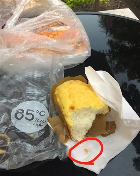 面包里吃出指甲被投诉!公司这样回应