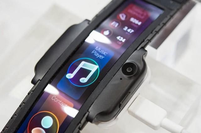努比亚Alpha手表手机亮相:柔性屏幕,设计前卫