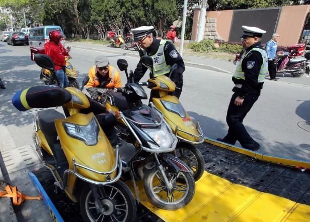 电动车新规,不论新车旧车不符标准就报废,农民