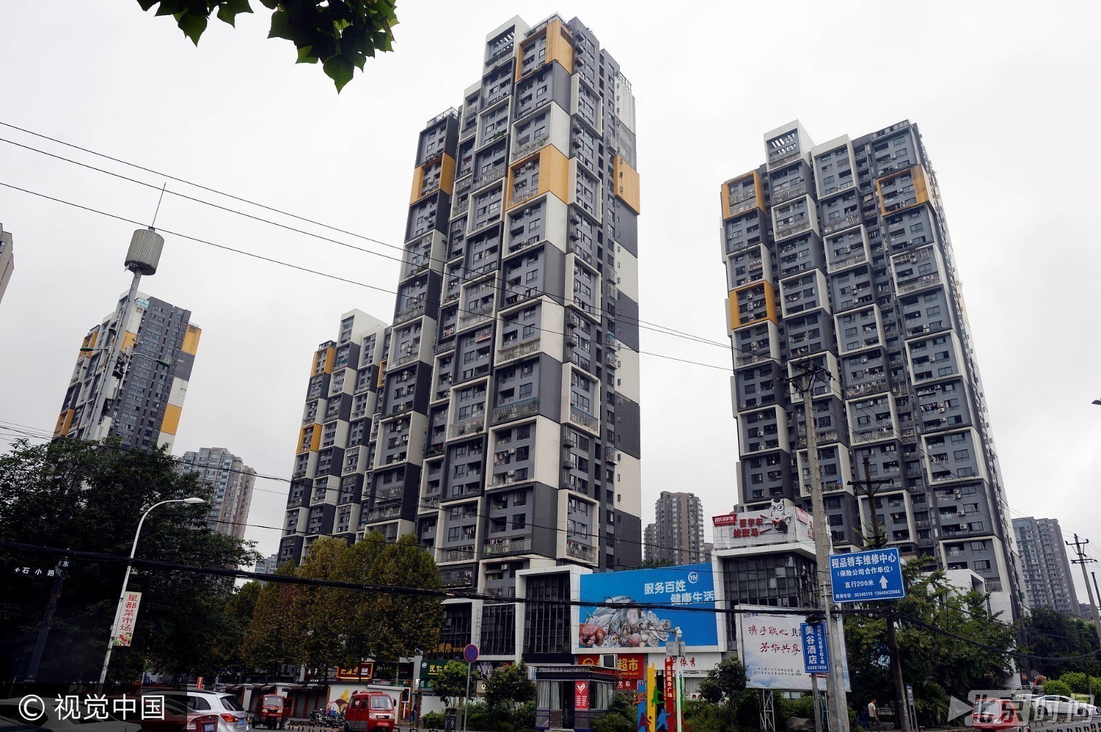 重庆现造型奇特的建筑 “方便面“”麻将“”蜂巢“样样有 重庆现造型奇特的建筑 “方便面“”麻将“”蜂巢“样样有