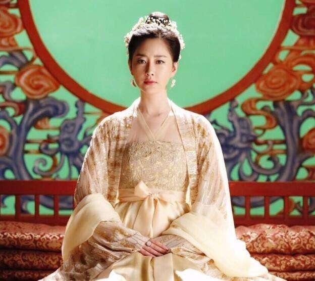 她是《三生三世》夜华母妃,生活中高颜值比杨幂还漂亮! 她是《三生三世》夜华母妃,生活中高颜值比杨幂还漂亮!