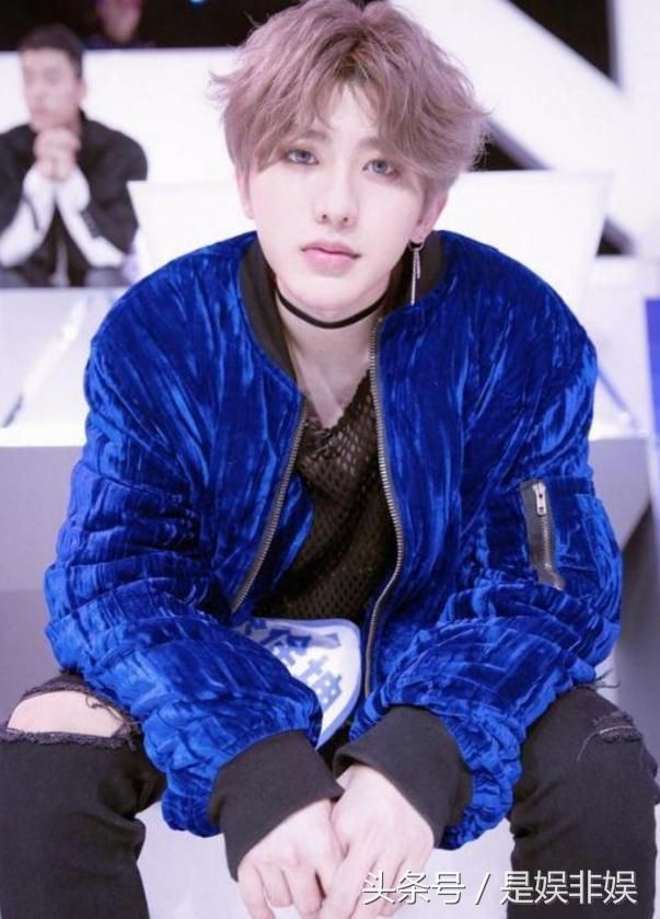 《偶像练习生》蔡徐坤穿过的7套舞台装,第3套