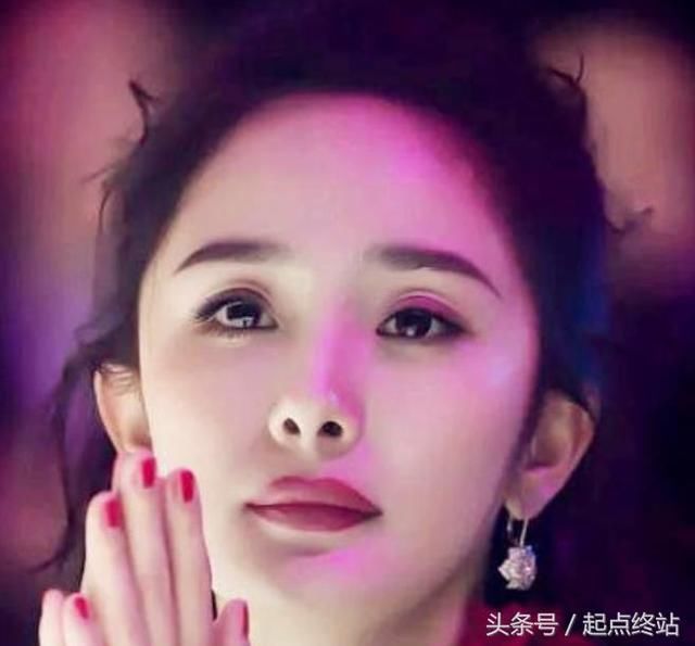 未修图的照片,靳东鱼尾纹蔓延半边脸,而杨幂的
