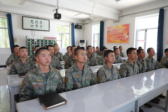 一营三人梦圆“军官梦”,帮扶助力机制效果显著_北京时间