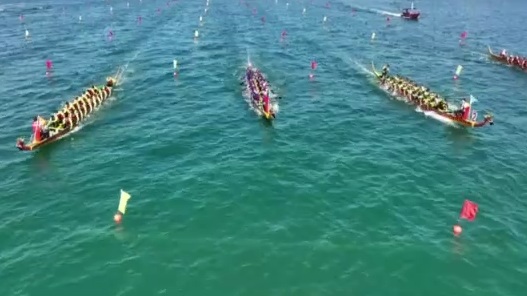 燃!粤港澳大湾区海上龙舟赛打响 航拍视角看龙舟大海上劈波斩浪 燃!粤港澳大湾区海上龙舟赛打响 航拍视角看龙舟大海上劈波斩浪