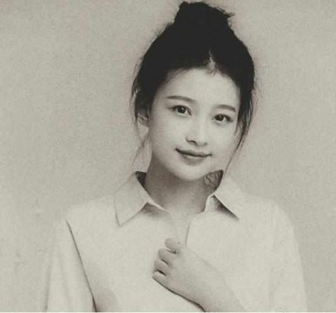 女星黑白照谁最美?baby堪比奥黛丽赫本却没赵