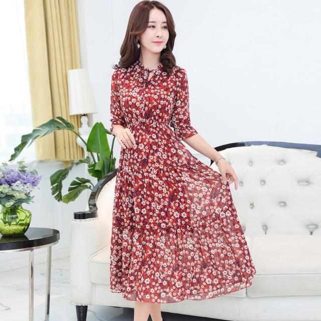 2018新款春装超美连衣裙搭高跟鞋,复古时髦,美