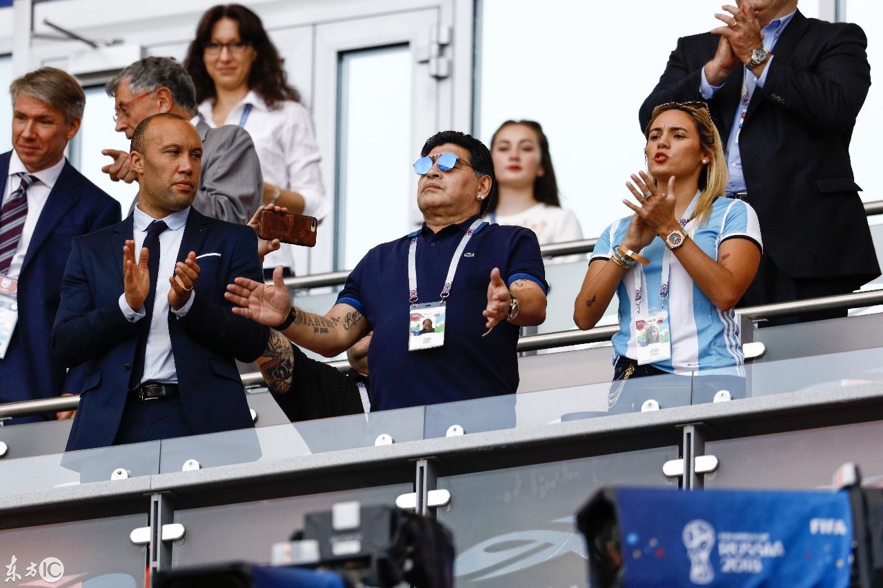 俄罗斯世界杯阿根廷最后一场比赛的漂亮女球迷