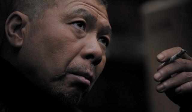 冯小刚微博长文十问崔永元,骂到最后还感谢他