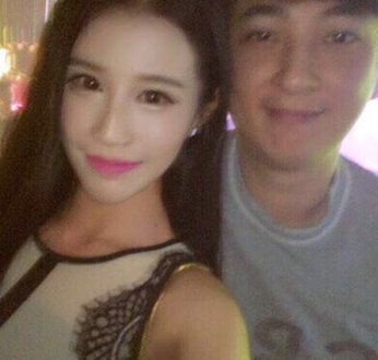 慎婕否认与王思聪恋情 疑似王思聪女友黄靖涵曝光 慎婕否认与王思聪恋情 疑似王思聪女友黄靖涵曝光