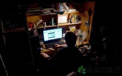 那些每天都在熬夜的人熬的是什么