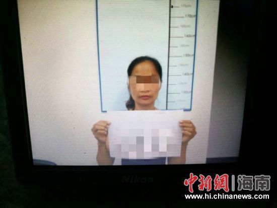 此外，龙华警方还对辖区内的各娱乐场所进行统一清查，进一步消除相关安全隐患，加强禁毒宣传教育。图为公安机关抓获的销售私彩人员。