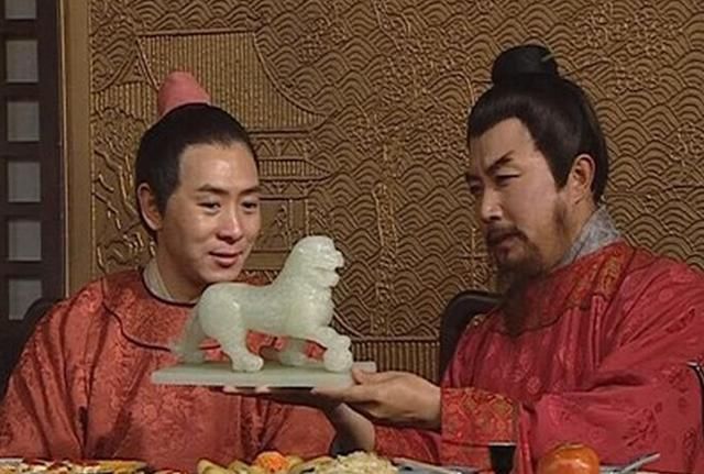 中国皇后被敌国俘虏,蹂躏17年,回国成太后,被视