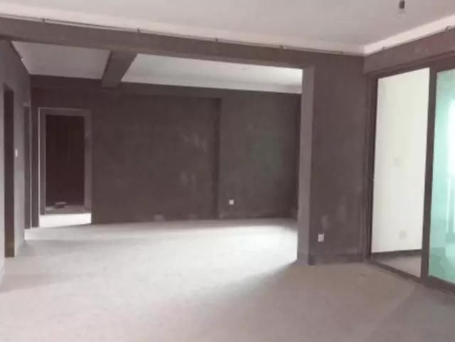 四川男子新买的房子就要退房,商家:你自己长的