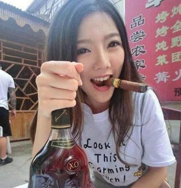 咏春大师丁浩的功夫是跟电视里学的,真正的咏