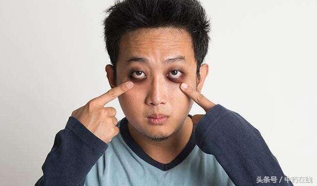 失眠甭吃安眠药,厨房找3粒果子泡水喝,一夜好