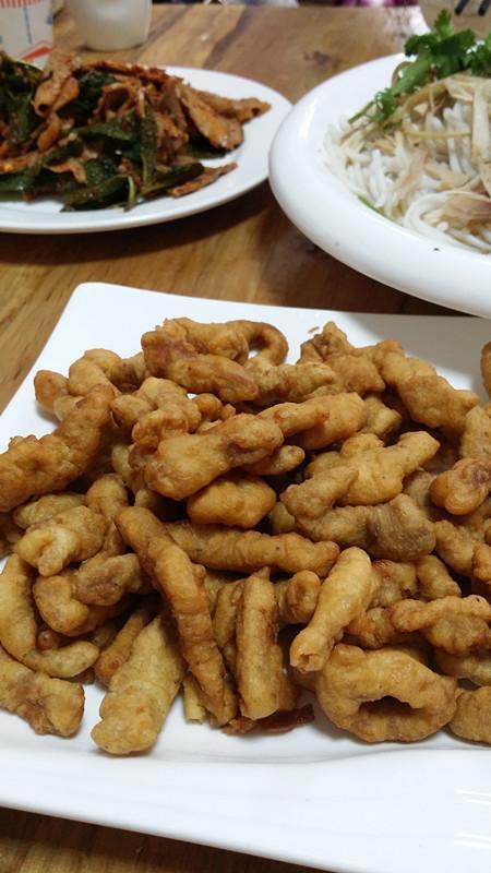 出发泸西 云南泸西美味之旅 烧洋芋 卤鸡凉面 老砍刀米线