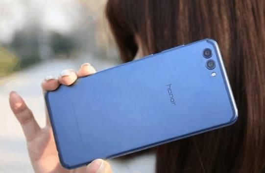 5.99寸+麒麟970+128G,后置AI双摄,颜值不比O