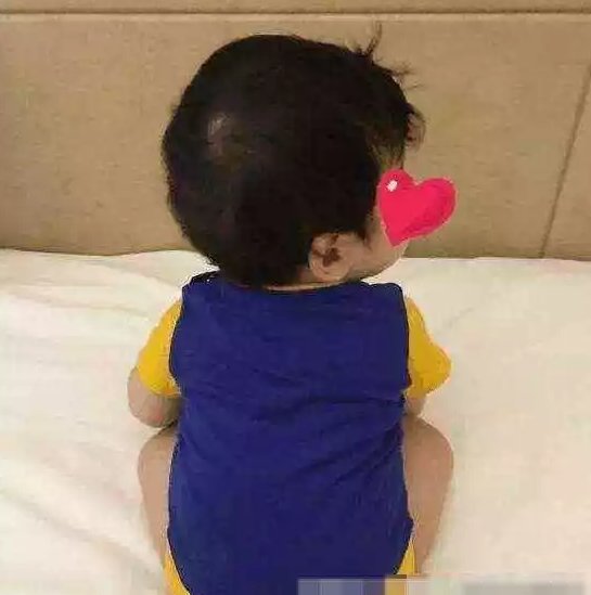 陈妍希微博发儿子照片,无意间豪宅被曝光!看完