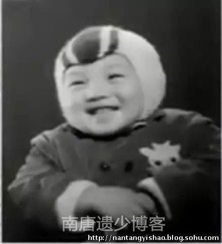 央视撒贝宁全家近照 一起表演《小白杨》 一家