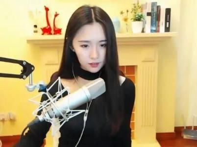 斗鱼阿冷粉丝送3600元礼物,遭阿冷贴吧实锤,背