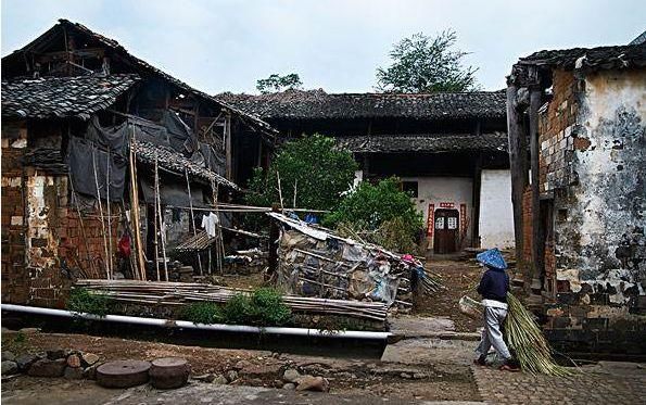 去农村收的废品老物件,摇身一变成为值钱的工