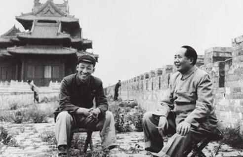 解密毛主席为何一生未进过故宫,死后有不入八